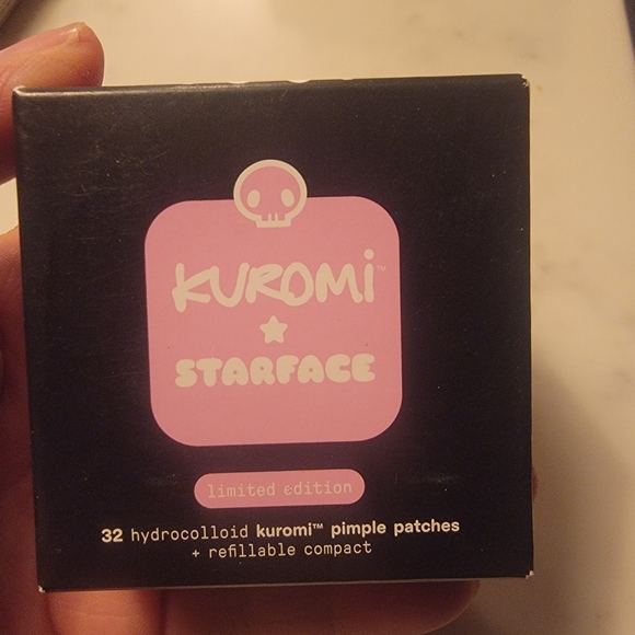 Hello Kitty Kurimi Black Skincare Compact Pimple Patches 32 Count - Picture 2 of 4
